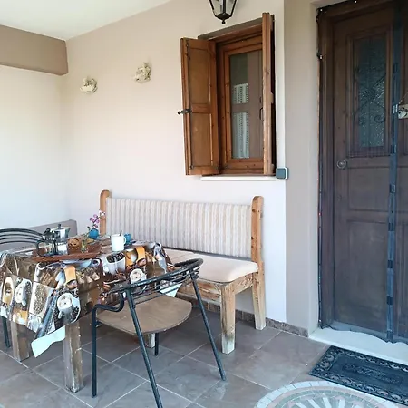 Traditional Thea Rhodes *