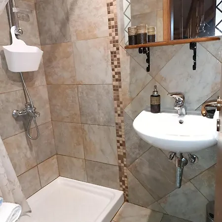 Traditional Thea Rhodes *