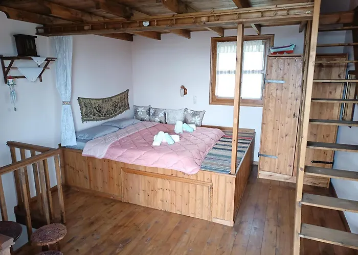 Traditional Thea Rhodes * Vati