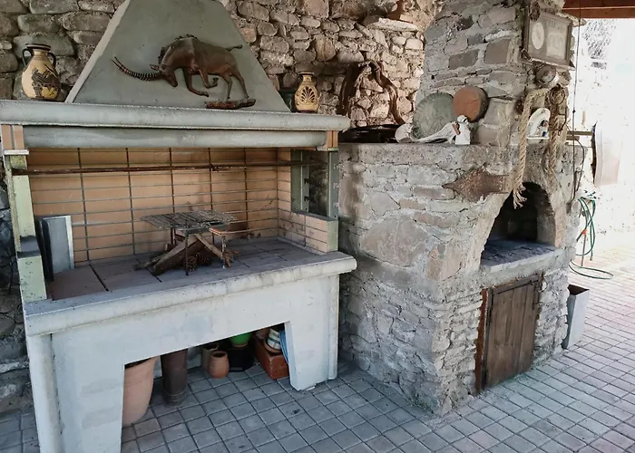 Traditional Thea Rhodes