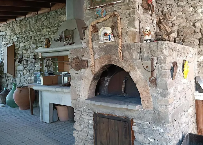 Traditional Thea Rhodes