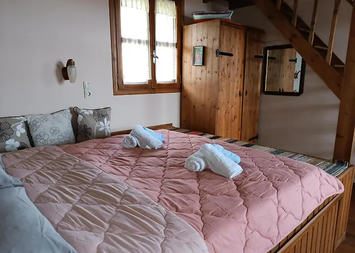 Traditional Thea Rhodes 公寓 *