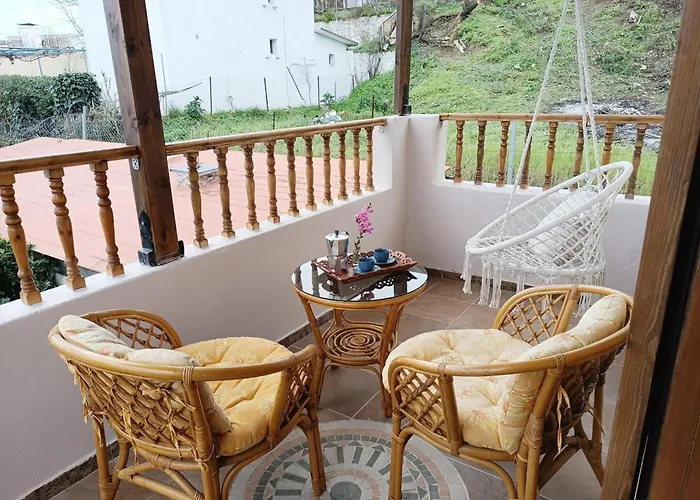 Traditional Thea Rhodes * Vati