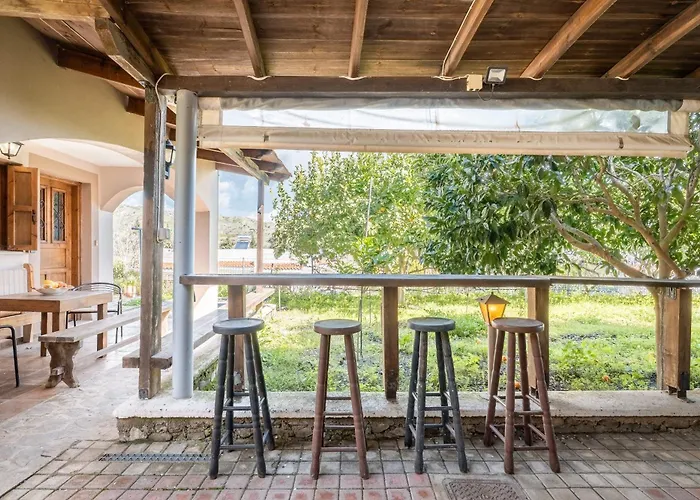 Traditional Thea Rhodes