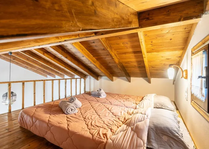 Traditional Thea Rhodes