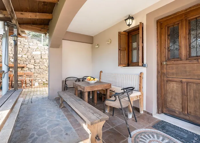 Traditional Thea Rhodes * Vati