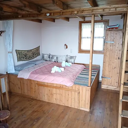 Traditional Thea Rhodes * Vati