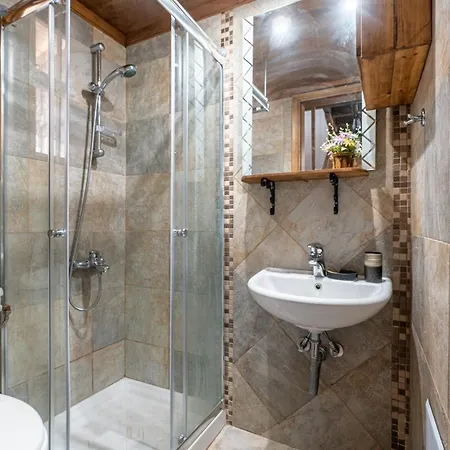 Traditional Thea Rhodes Appartement Vati