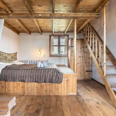 Traditional Thea Rhodes Appartement Vati