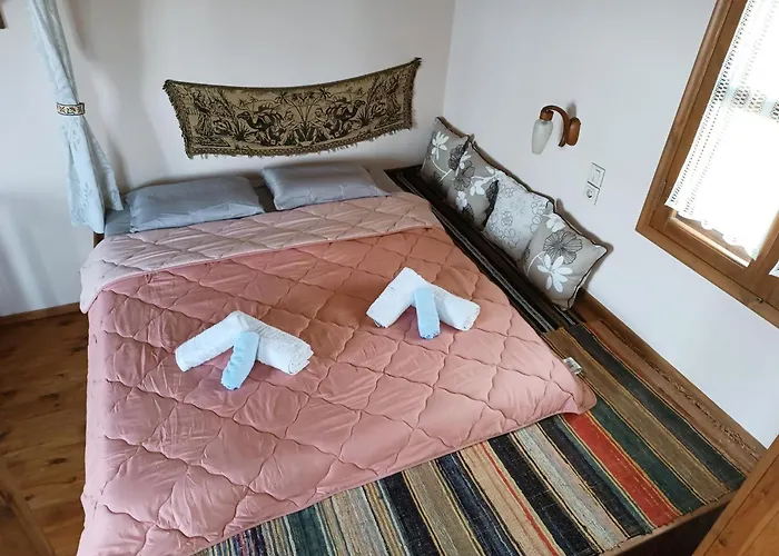 Daire Traditional Thea Rhodes