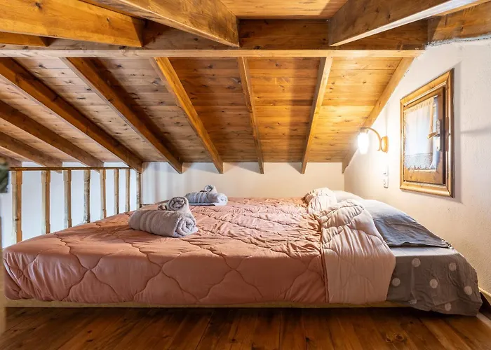 Traditional Thea Rhodes Vati